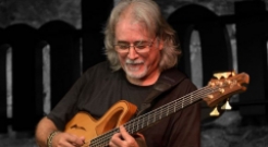 El Festival Internacional de Jazz de San Javier concederá el Premio de su XXVIII edición al bajista Carles Benavent