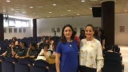 La directora general de Mujer, Alicia Barquero explica los nuevos recursos en materia de violencia de género en la reunión de la Mesa Local de Coordinación sobre la materia