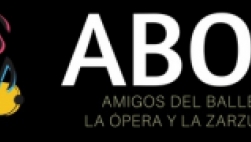 Proyección gigante de la Ópera AIDA en el jardín de la biblioteca de San Javier